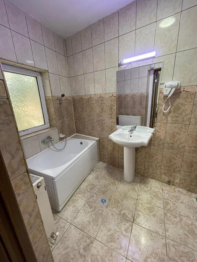 Hostel Tripoli Palace Bucarest Exterior foto