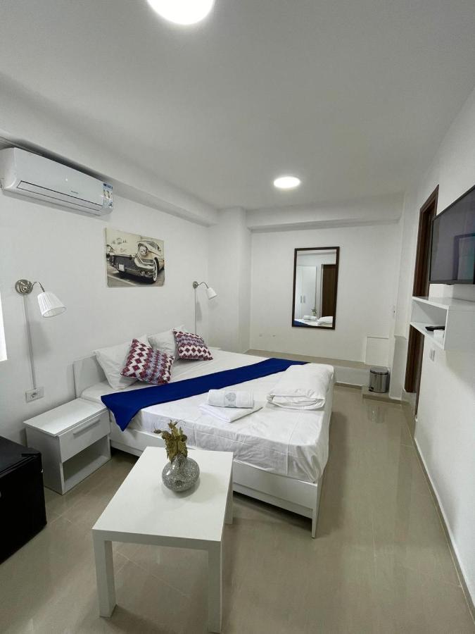 Hostel Tripoli Palace Bucarest Exterior foto